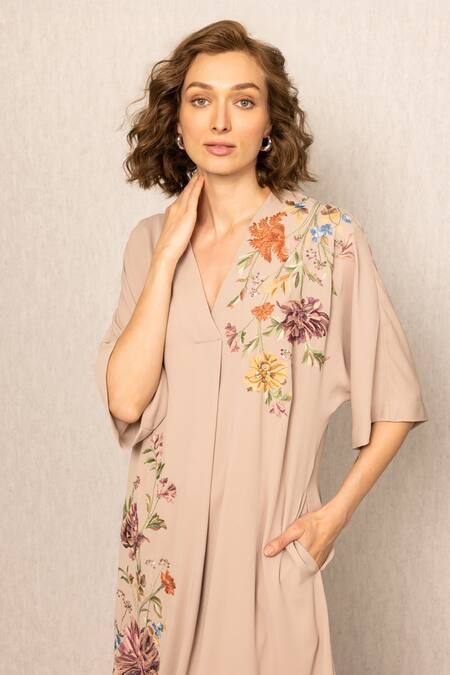 Buy_RANNA GILL_Beige Georgette Embroidery V-neck Geneva Printed Kurta And Pant Set_Online_at_Aza_Fashions