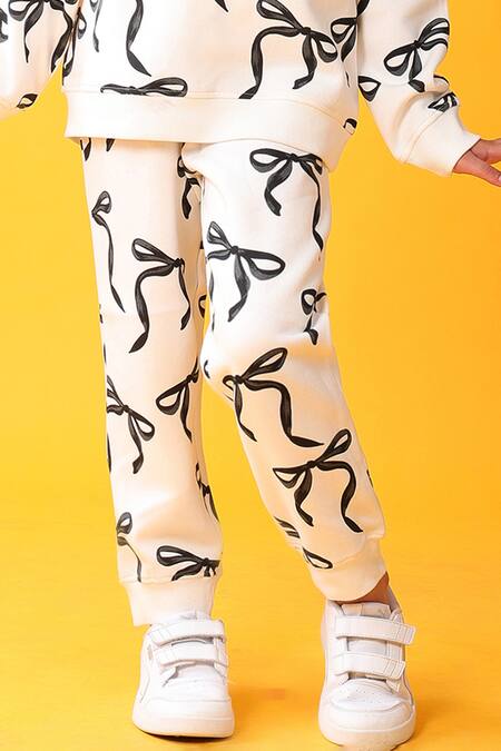 Anthrilo_White Fleece Bow Pattern Sweatshirt And Joggers Set_Online_at_Aza_Fashions