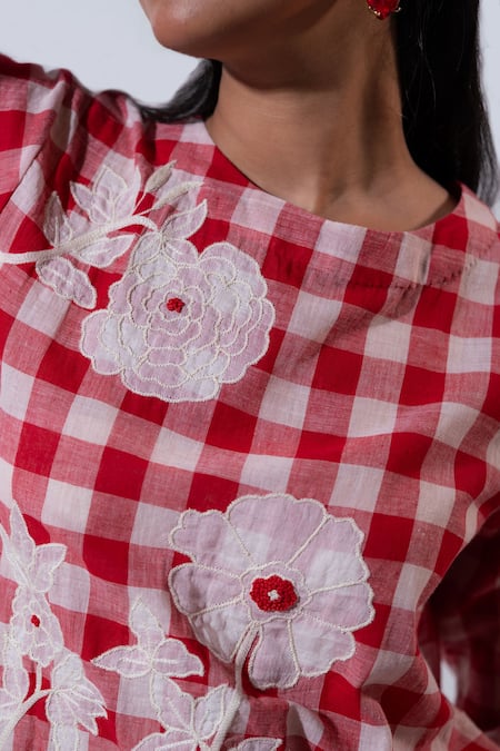 Vaani Beswal Red Applique, Embroidery Round Neck Fable Chequered Kurta Set Online at Aza Fashions Vaani Beswal_Red Applique, Embroidery Round Neck Fable Chequered Kurta Set _Online_at_Aza_Fashions