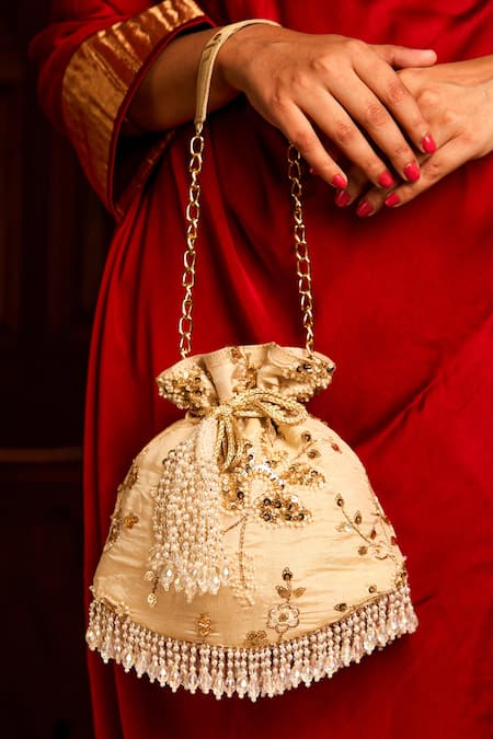 Buy 5elements Off White Embroidery, Sequins, Beads Arika Potli Buy_5elements_Off White Embroidery, Sequins, Beads Arika Potli