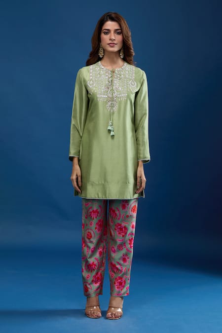 Archana Shah Green Cotton Tassels, Embroidery Round Moon Yoke Kurta Suzani Printed Pant Set Online at Aza Fashions Archana Shah_Green Cotton Tassels, Embroidery Round Moon Yoke Kurta Suzani Printed Pant Set _Online_at_Aza_Fashions