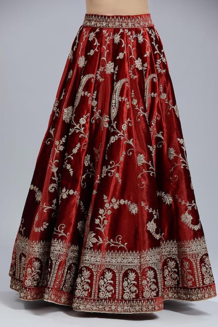 Buy Lashkaraa Red Velvet Sequins, Embroidery, Zari Sweetheart Neck Paisley Bloom Lehenga Set Online at Aza Fashions Buy_Lashkaraa_Red Velvet Sequins, Embroidery, Zari Sweetheart Neck Paisley Bloom Lehenga Set _Online_at_Aza_Fashions
