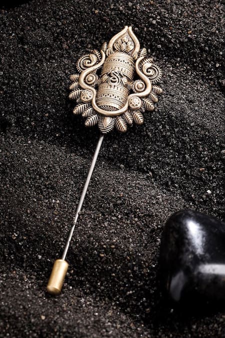 Shop Cosa Nostraa Gold Divine Orbit Heritage Gift Set Online at Aza Fashions Shop_Cosa Nostraa_Gold Divine Orbit Heritage Gift Set _Online_at_Aza_Fashions