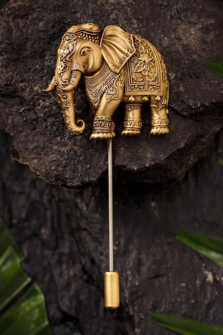 Cosa Nostraa Echoes of Gajraaj Gift Ensemble 