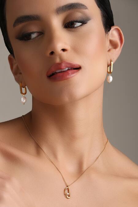 Shop Dusala Gold Plated Pendant Bliss Necklace Shop_Dusala_Gold Plated Pendant Bliss Necklace