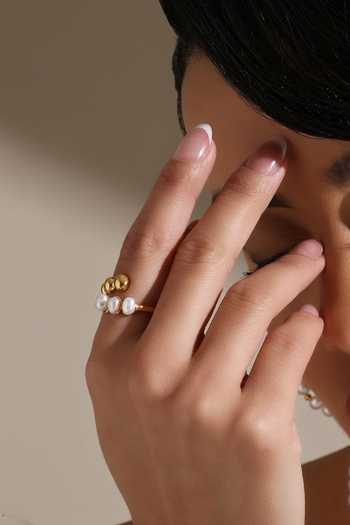 Dusala Trendy Pearl Ring 