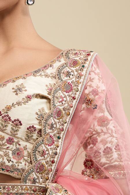 Samyukta Singhania White Silk, Net Embroidery V-neck Geometric Lehenga Set at Aza Fashions Samyukta Singhania_White Silk, Net Embroidery V-neck Geometric Lehenga Set _at_Aza_Fashions