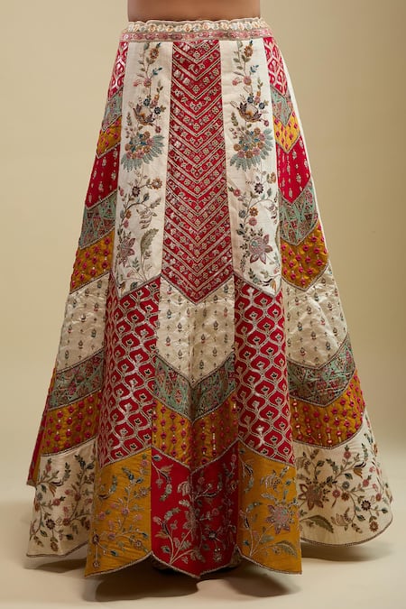 Samyukta Singhania_Multi Color Net Embroidery V-neck Lehenga Set _at_Aza_Fashions