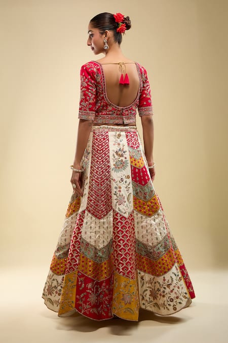Samyukta Singhania Embroidered Lehenga Set 