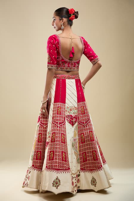 Samyukta Singhania Embroidered Lehenga Set 