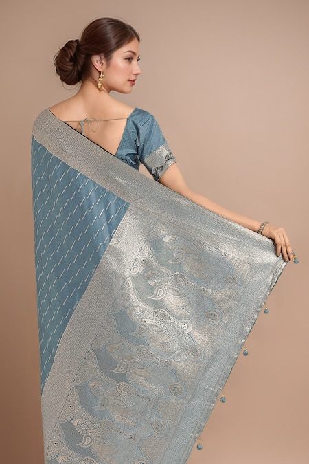 Samyukta Singhania Gray Zari Sweetheart Neck Grey Woven Banarasi Silk Saree With Blouse at Aza Fashions Samyukta Singhania_Gray Zari Sweetheart Neck Grey Woven Banarasi Silk Saree With Blouse _at_Aza_Fashions