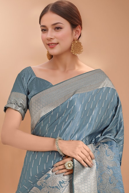 Buy Samyukta Singhania Gray Zari Sweetheart Neck Grey Woven Banarasi Silk Saree With Blouse Buy_Samyukta Singhania_Gray Zari Sweetheart Neck Grey Woven Banarasi Silk Saree With Blouse
