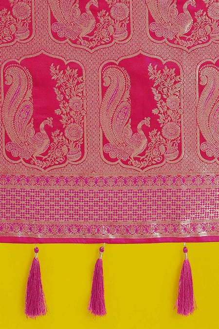 Samyukta Singhania_Pink Embroidery, Zari V-neck Woven Banarasi Silk Saree With Blouse _Online_at_Aza_Fashions