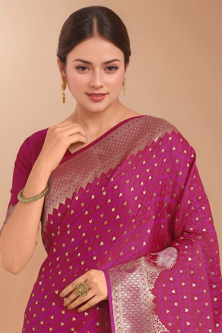 Samyukta Singhania_Pink Embroidery, Zari V-neck Woven Banarasi Silk Saree With Blouse _at_Aza_Fashions