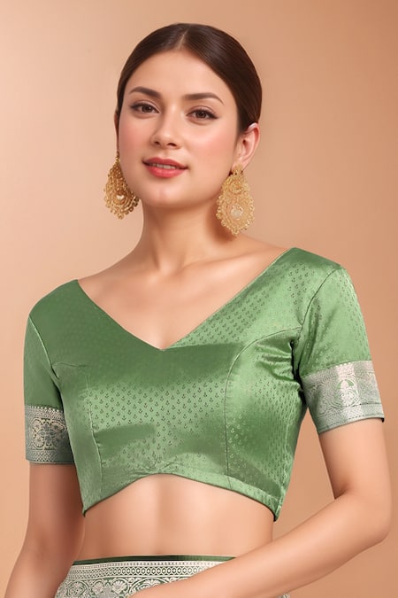 Buy_Samyukta Singhania_Green Embroidery, Zari V-neck Woven Banarasi Silk Saree With Blouse 
