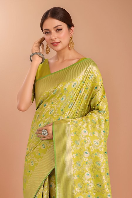 Samyukta Singhania_Green Tassels, Zari V-neck Woven Banarasi Silk Saree With Blouse _at_Aza_Fashions