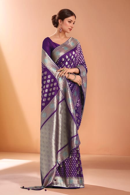 Samyukta Singhania_Purple Zari V-neck Woven Banarasi Silk Saree With Blouse _at_Aza_Fashions