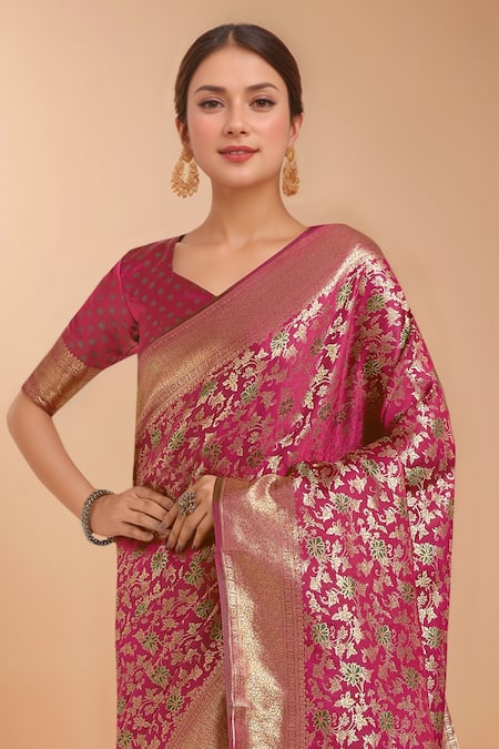 Buy_Samyukta Singhania_Magenta Tassels, Embroidery V-neck Zari Woven Banarasi Silk Saree With Blouse 