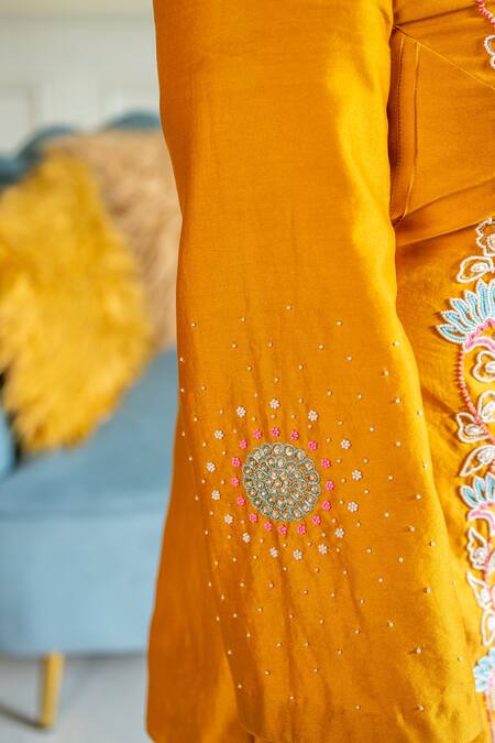 Ritika Verma_Yellow Chanderi Silk Embroidery V-neck Aira Tunic With Bell Bottom Pant _Online_at_Aza_Fashions