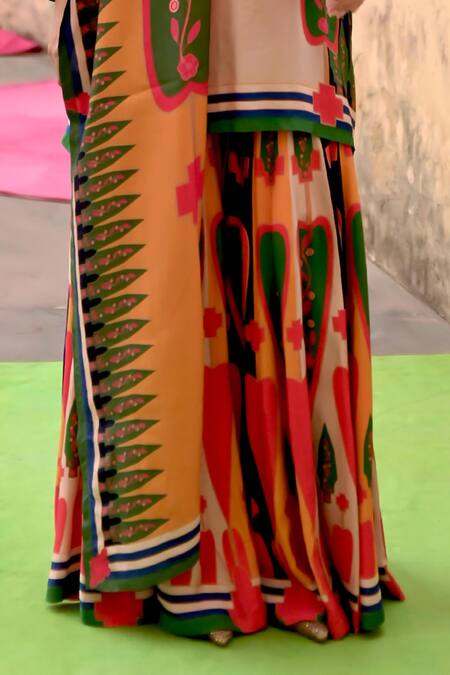 Swati Vijaivargie_Multi Color Silk V-neck Abstract Pattern Kurta Set _Online_at_Aza_Fashions