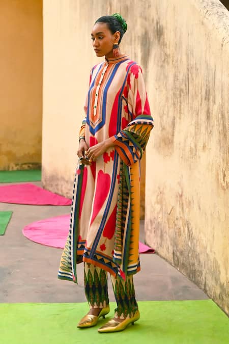 Buy_Swati Vijaivargie_Multi Color Silk Embroidery Mandarin Collar Abstract Pattern Kurta Set _Online_at_Aza_Fashions