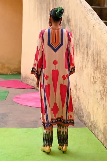 Swati Vijaivargie Abstract Pattern Kurta Set 