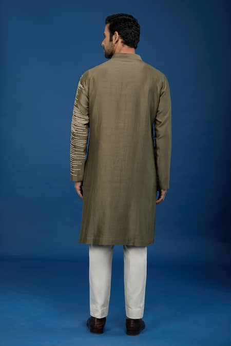 Countrymade Abstract Embroidered Kurta Set 