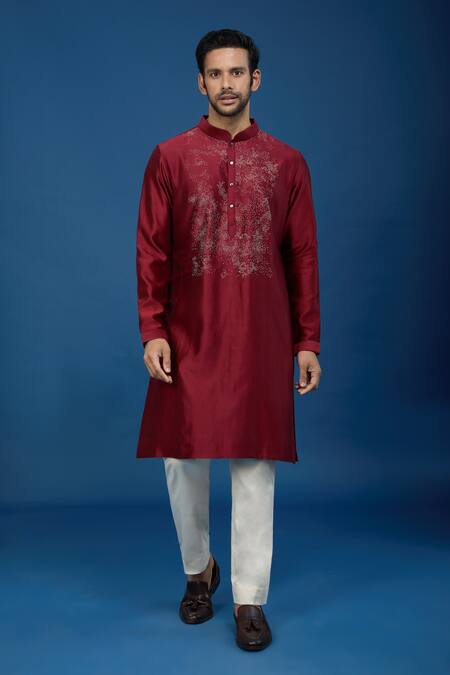 Countrymade_Maroon Silk Embroidery Scattered Pattern Kurta Set _at_Aza_Fashions