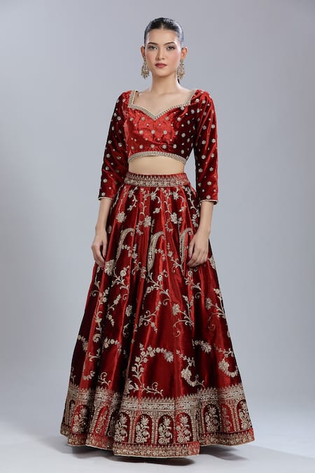 Lashkaraa Red Velvet Sequins, Embroidery, Zari Sweetheart Neck Paisley Bloom Lehenga Set at Aza Fashions Lashkaraa_Red Velvet Sequins, Embroidery, Zari Sweetheart Neck Paisley Bloom Lehenga Set _at_Aza_Fashions