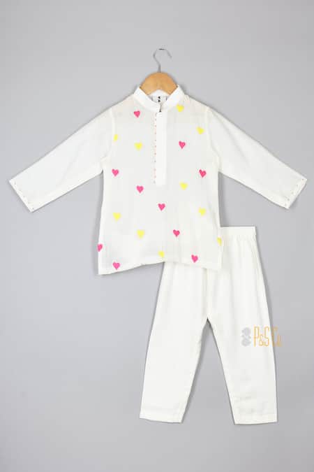 P & S CO Off White Chanderi Embroidery Heart Kurta And Pyjama Set