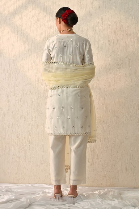 Shop OHH CROW Cream Chanderi Silk Mirrors V-neck Embroidered Kurta Set at Aza Fashions Shop_OHH CROW_Cream Chanderi Silk Mirrors V-neck Embroidered Kurta Set _at_Aza_Fashions