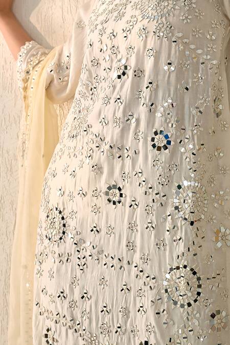 OHH CROW Cream Chanderi Silk Mirrors V-neck Embroidered Kurta Set at Aza Fashions OHH CROW_Cream Chanderi Silk Mirrors V-neck Embroidered Kurta Set _at_Aza_Fashions