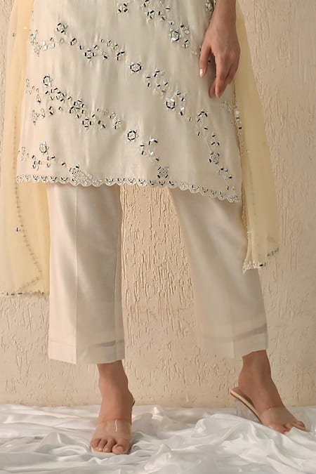 OHH CROW_Cream Chanderi Silk Mirrors V-neck Embroidered Kurta Set _Online_at_Aza_Fashions