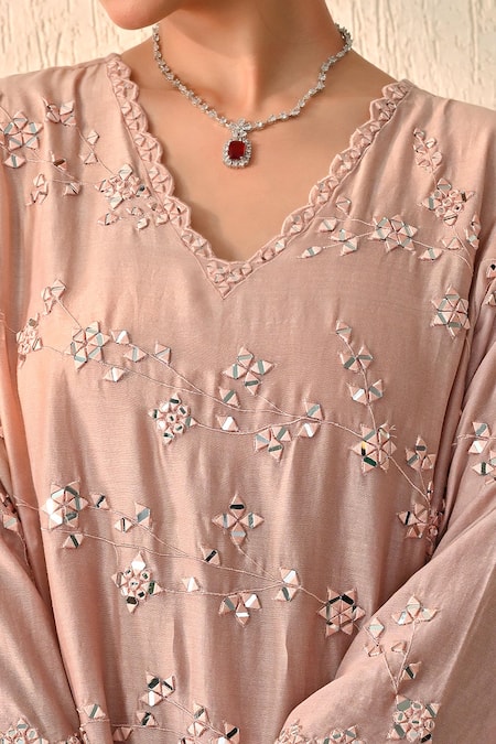 Buy_OHH CROW_Pink Chanderi , Chanderi, Embroidery V-neck Floral Kurta Pant Set _Online_at_Aza_Fashions