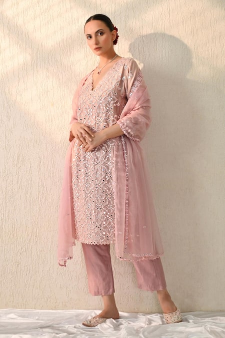Buy OHH CROW Pink Chanderi , Chanderi, Beads, Embroidery Floral Jaal Kurta Set Online at Aza Fashions Buy_OHH CROW_Pink Chanderi , Chanderi, Beads, Embroidery Floral Jaal Kurta Set _Online_at_Aza_Fashions