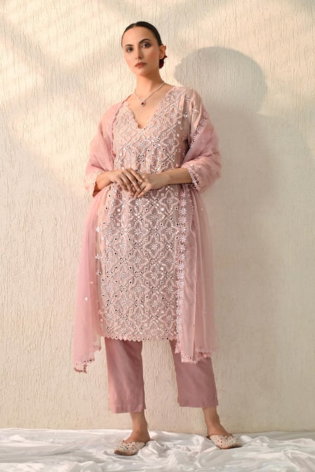 OHH CROW Floral Jaal Embroidered Kurta Set 