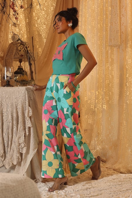 Kritika Murarka_Green Cotton Applique Crew Neck Knit Floral T-shirt _Online_at_Aza_Fashions