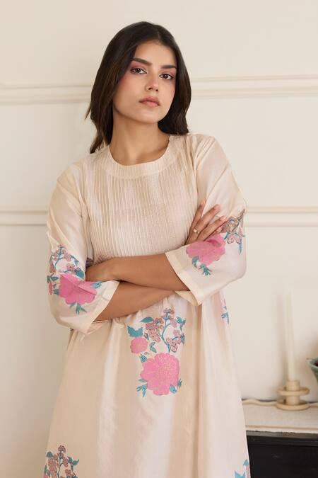 Shop_Juanita By Shubhda_Cream Silk Embroidery Round Neck Pearl Floral Pattern Kurta With Pant _Online_at_Aza_Fashions