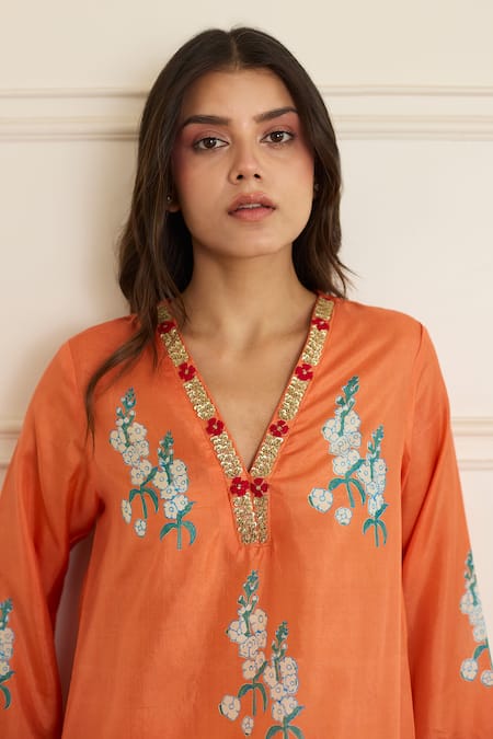 Buy_Juanita By Shubhda_Orange Silk Embroidery V-neck Amber Printed Kurta With Pant 