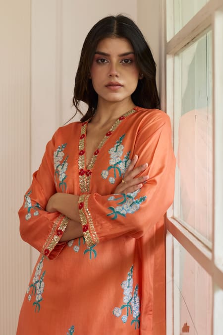 Shop_Juanita By Shubhda_Orange Silk Embroidery V-neck Amber Printed Kurta With Pant 