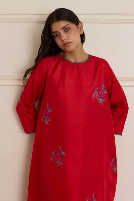 Shop_Juanita By Shubhda_Red Silk Embroidery Round Neck Crimson Printed Kurta And Pant Set _Online_at_Aza_Fashions