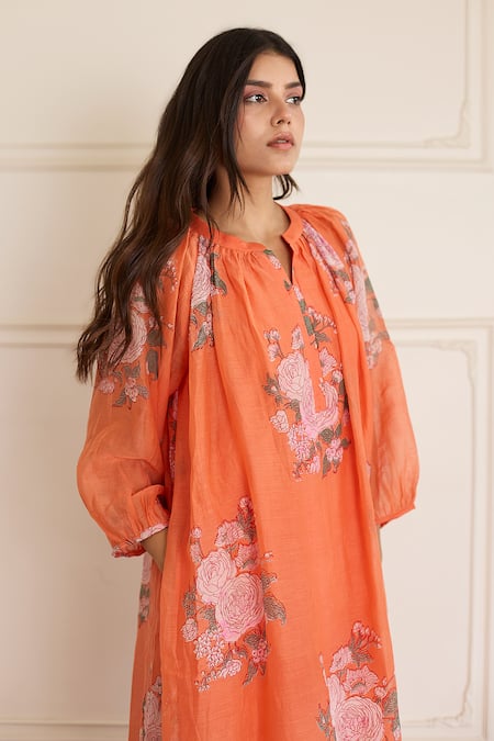 Juanita By Shubhda_Orange Chanderi Embroidery Round Neck Saffron Floral Pattern Kurta With Pant _at_Aza_Fashions