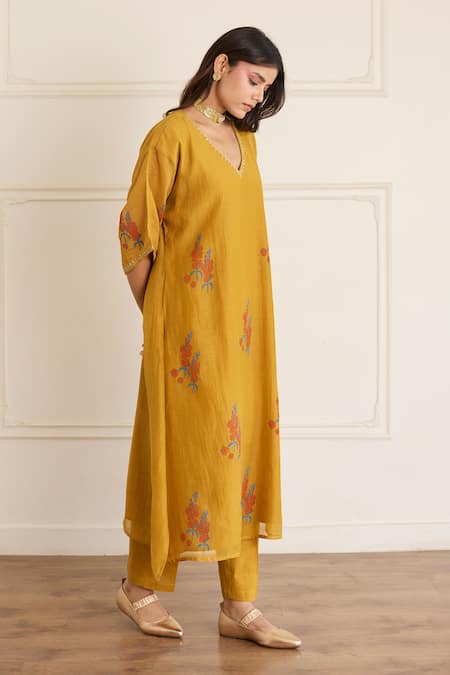 Buy_Juanita By Shubhda_Yellow Chanderi Embroidery V-neck Ochre Floral Pattern Kurta And Pant Set _Online_at_Aza_Fashions
