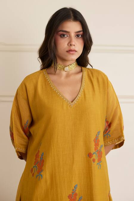 Shop_Juanita By Shubhda_Yellow Chanderi Embroidery V-neck Ochre Floral Pattern Kurta And Pant Set 