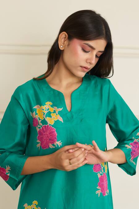 Shop_Juanita By Shubhda_Green Silk Embroidery Notched Neck Jade Kurta With Pant _Online_at_Aza_Fashions