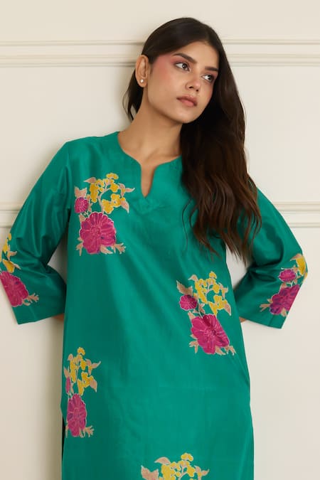 Buy_Juanita By Shubhda_Green Silk Embroidery Notched Neck Jade Kurta With Pant 