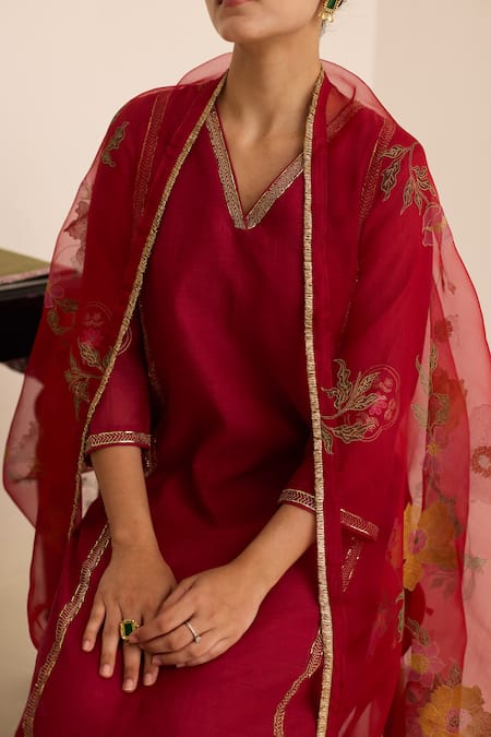 Shop_Juanita By Shubhda_Maroon Chanderi Embroidery V-neck Claret Kurta Set _Online_at_Aza_Fashions