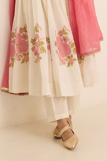 Buy_Juanita By Shubhda_Ivory Cotton Embroidery Round Neck Rani Handwoven Anarkali Set 