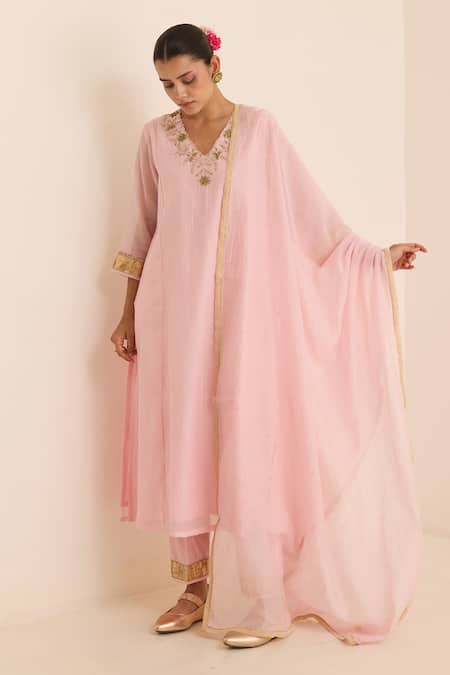 Juanita By Shubhda_Pink Chanderi Embroidery, Zari, Mirrors V-neck Blush Mukaish Work Kurta Set _Online_at_Aza_Fashions