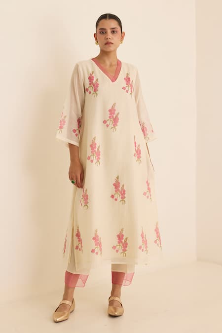 Shop Juanita By Shubhda Ivory Chanderi Embroidery V-neck Ava Floral Print Kurta Pant Set Online at Aza Fashions Shop_Juanita By Shubhda_Ivory Chanderi Embroidery V-neck Ava Floral Print Kurta Pant Set _Online_at_Aza_Fashions